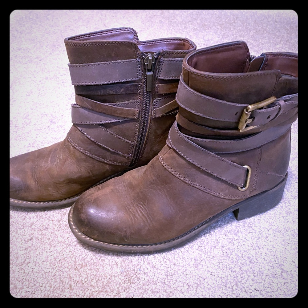 Clark’s brown ankle Moto boots